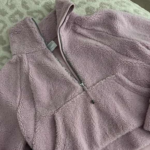 lululemon pullover - Picture 2 of 6